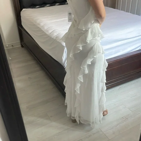 NWT White Ruffle MAXI lace dress - Picture 4 of 5